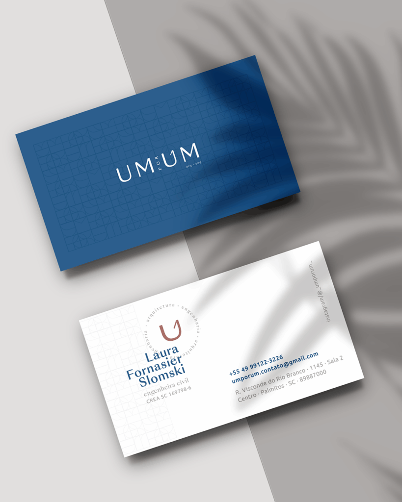 Logo desenvolvida pelo Limone Estúdio Criativo para Um/Um arquitetura e urbanismo em Palmitos, SC.